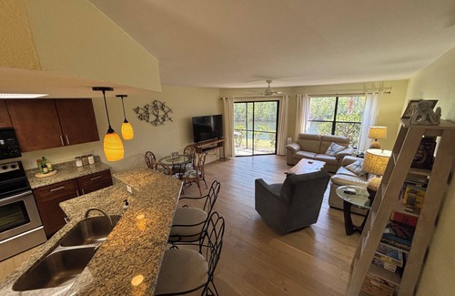 Punta Gorda Condo | Relaxed & Inviting Great for Snowbirds or Couples