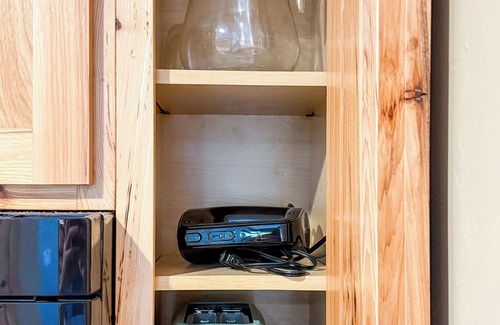 Nekoosa House | Relaxed Lakefront Cabin 3BR 3BA Private Dock