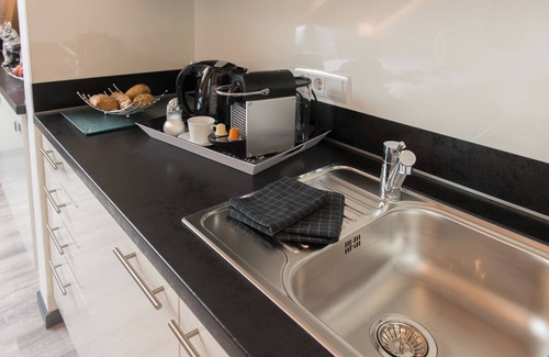 Bensheim Apartment | Relaxed temporary living for 1 person - central with use of garden, parking space
