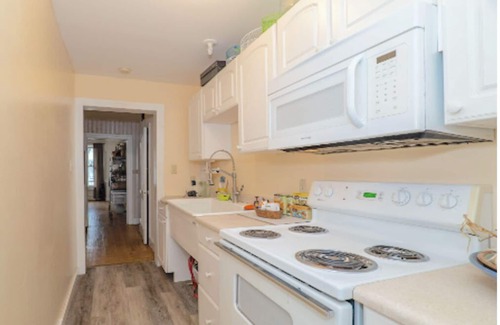 Richfield Springs House | Relaxing 1BR—1 Bath—separate kitch—private entrance—Cent AC—Huge Porch—Big Yard