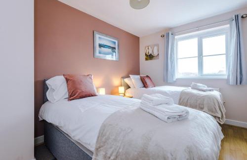 Broughton House | Relaxing 3 Bedroom Chester Home with garden