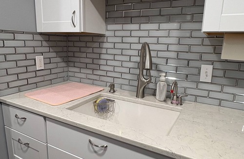 Aloha House | Relaxing 3-Bedroom Home, near Intel & Nike! Public transit 5 min away!