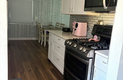 Aloha House | Relaxing 3-Bedroom Home, near Intel & Nike! Public transit 5 min away!