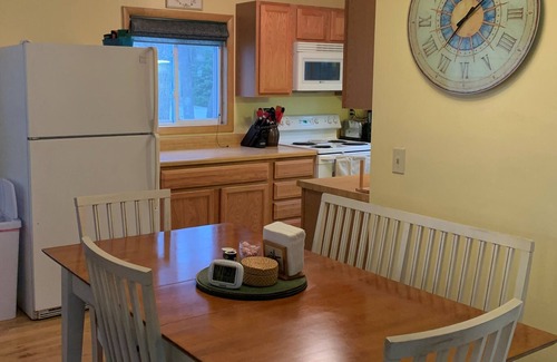 Higgins Lake House | Relaxing 4 BR home minutes to Higgins Lake, Au Sable River and Trails!