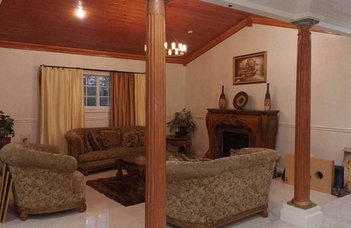 Bahamia West House | Relaxing and quiet home with private pool, 5 minutes from the beach