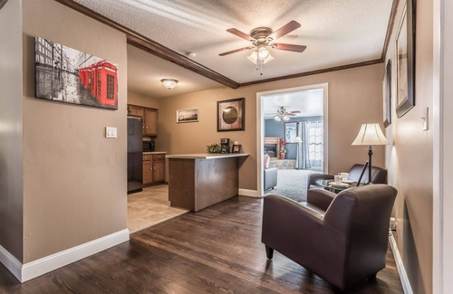 Overland Park House | Relaxing and spacious single family in heart of Overland Park