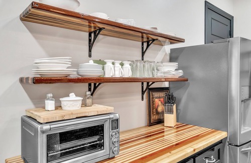 Greenville - Spartanburg House | Relaxing at the Spacious Madison for Traveling Professionals