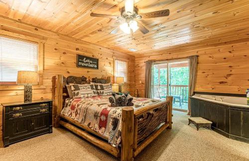 Sautee Nacoochee House | Relaxing Cabin with Screened Porch in Sautee Nacoochee, Georgia