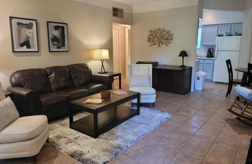 Sunrise Springs Condo | Relaxing condo with easy access to the pool-shopping-restaurants in Foothills