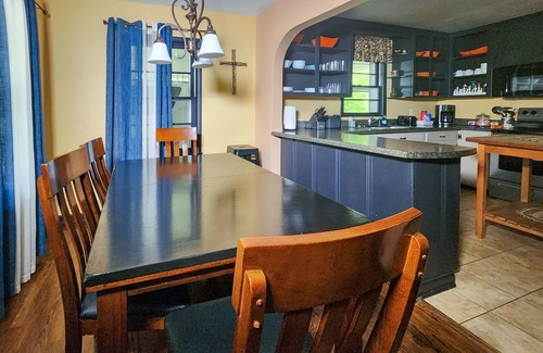 Cotter House | Relaxing cottage w/firepit, grill, private deck & cable blocks from white river