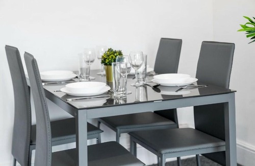 Spitalfields Apartment | Relaxing & Delightful - Up to 10 People