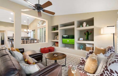 Tatum Highlands House | Relaxing Desert Ridge Home Pool & Putting Green