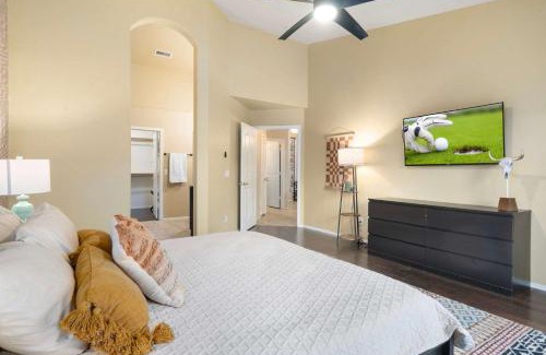 Tatum Highlands House | Relaxing Desert Ridge Home Pool & Putting Green