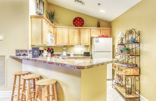 Gatlinburg Condo | Relaxing downtown condo with free attraction tickets, fireplace, & hot tub/pool
