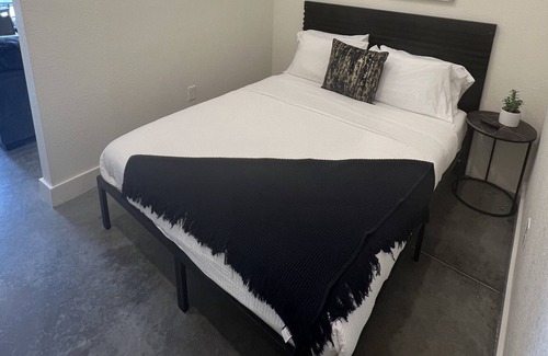 Jonesboro Apartment | Relaxing downtown loft with patio and gated parking
