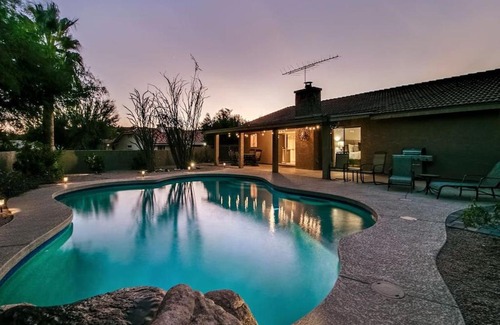 Fountain Hills House | Relaxing Fountain Hills Getaway wPool and Hot tub