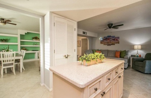 Fountain Hills House | Relaxing Fountain Hills Getaway wPool and Hot tub