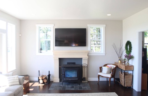 Coupeville House | Relaxing Getaway | Custom Farm style House on Ebey Reserve, Ocean &Mountain View
