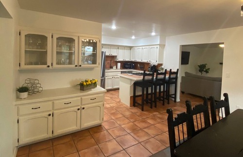 Swiss Manor House | Relaxing Getaway in Flagstaff / Minutes to Downtown & Mt. Elden