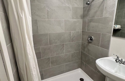Oak Creek Apartment | Relaxing Getaway in our Rustic at Lodges of Oak Creek!