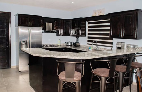 Penasco House | Relaxing Getaway w/Pool, Billiards, Steps to the Beach – Perfect for Families!