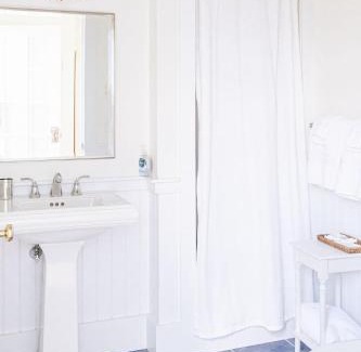 Madequecham House | Relaxing guesthouse with pool, stunning views close to beach