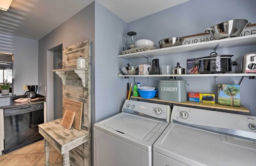 Oceanmarsh Subdivision Condo | Relaxing Harbor Island Condo: Walk to the Beach!