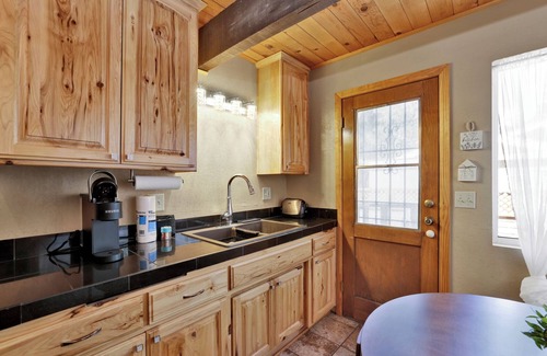 Sugarloaf Cabin | Relaxing Heavenly Bear Cottage at Sugarloaf Big Bear