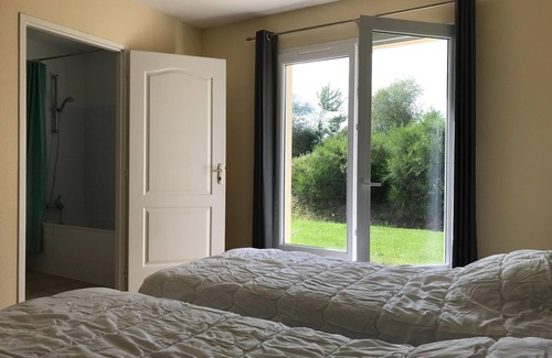 Les Forges House | Relaxing holiday home with pool