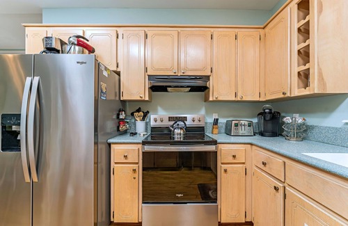 Treasure Beach Village House | Relaxing Home Away from Home! Pets, Private Pool, Steps to Beach- a rare find!
