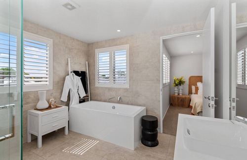 Saint Albans House | Relaxing home with hot-tub