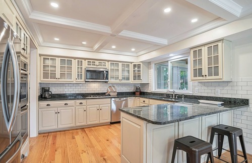 Stevensville House | Relaxing home with private pool, hot tub, game room, & fireplace