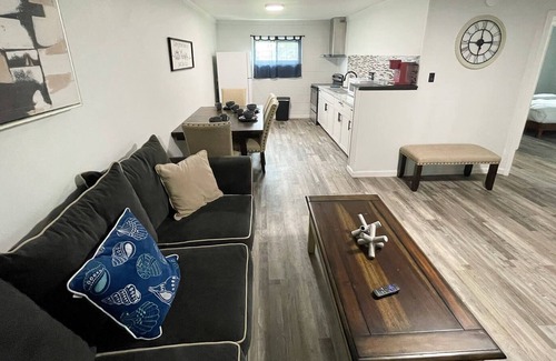 Kreole Apartment | Relaxing Ideal for Vacation 2 Queens 1 Bath 3 TVs