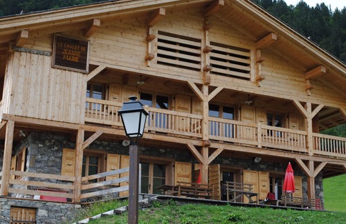Le Grand-Bornand Apartment | Relaxing In A Chalet Rental Tradition