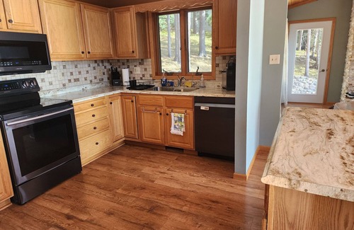Spooner House | Relaxing Lake House!