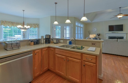 Livingston House | Relaxing Lake Retreat -- Family Fun on Quiet Cove