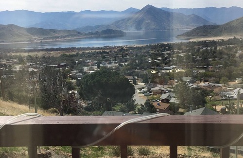 Wofford Heights House | Relaxing Lake View House - Get away from the noise & bumper to bumper traffic!