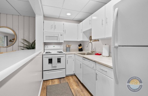 Lake Geneva Condo | Relaxing Lake View Escape – Pool, Tennis & Summer Fun!
