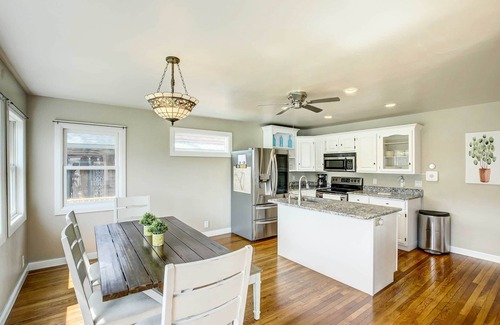 Oshkosh House | Relaxing Lake Winnebago Waterfront Retreat