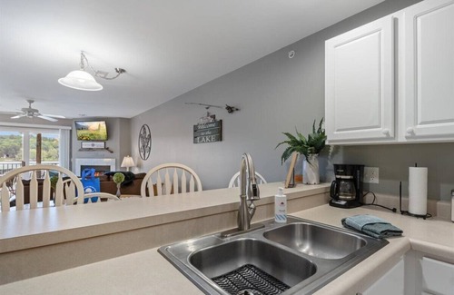 Camdenton Condo | Relaxing Lakefront Condo w/2 Heated Pools, Boat Ramp & Slip, Near Golf & Parks