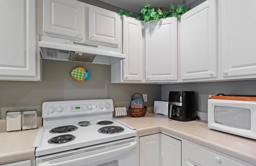 Camdenton Condo | Relaxing Lakefront Condo w/2 Heated Pools, Boat Ramp & Slip, Near Golf & Parks