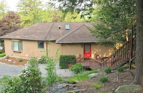 Monticello House | Relaxing Lakefront Home on Swinging Bridge Reservoir in Monticello