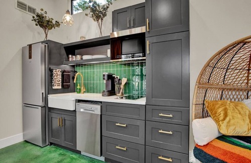 Wimberley Cabin | Relaxing Lux Cabin: Outdoor Tub, Hammock, BBQ