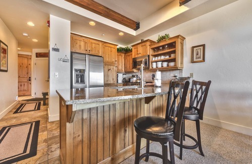 Kimball Junction Condo | Relaxing Luxury Townhome, Great Location Overlooking Nature Preserve in Park City Preserve