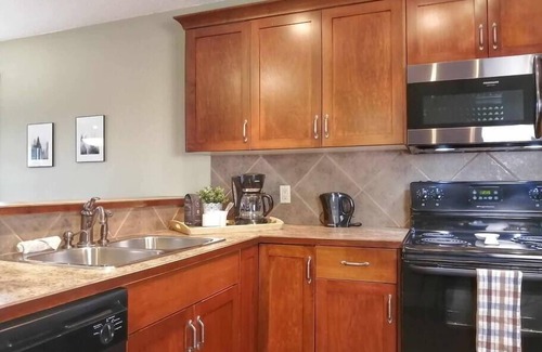 East Kootenay Apartment | Relaxing Mountain View Condo in Beautiful Radium
