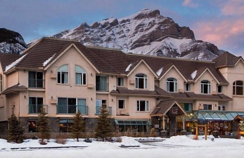Banff Apartment | Relaxing Mountain Getaway! Superior Room