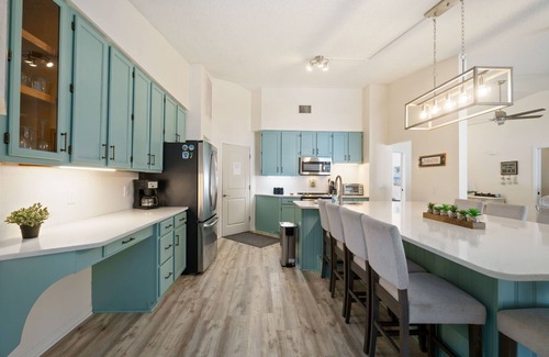Englewood South House | Relaxing Oasis Near the Beach! Heated Pool!