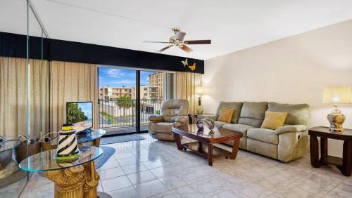 Ocean View Halifax Estates Apartment | Relaxing Ocean Condo Steps from the Beach