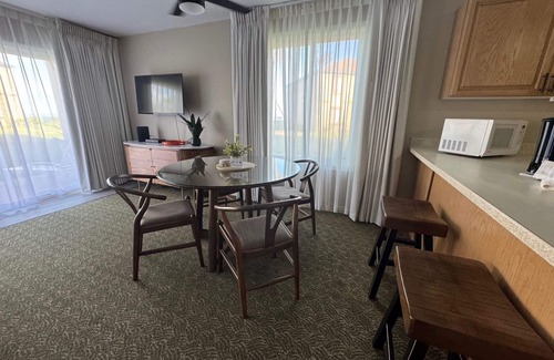 Kapaa Condo | Relaxing Ocean View Condo in Kauai | Pono Kai Resort | PK-E102