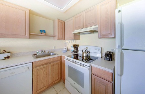 Kapaa Condo | Relaxing Ocean View Condo in Kauai | Pono Kai Resort | PK-E102